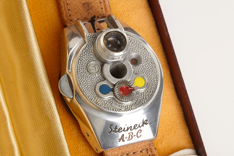 Illustration for article titled These Miniature Spy Cameras Could Make You The Perfect James Bond